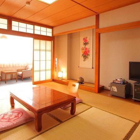 Kasugai View Hotel Fuefuki Bagian luar foto