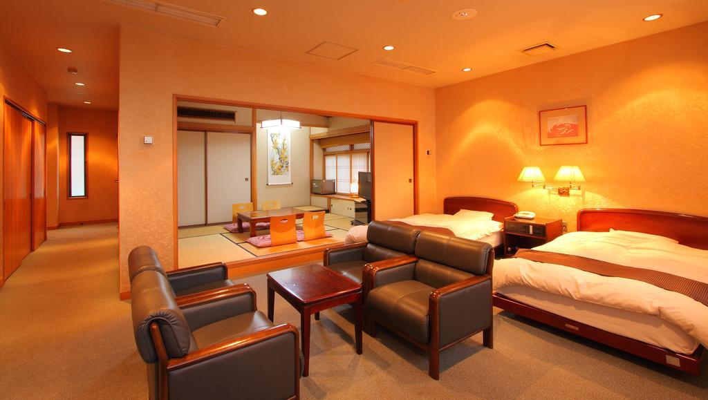 Kasugai View Hotel Fuefuki Bagian luar foto
