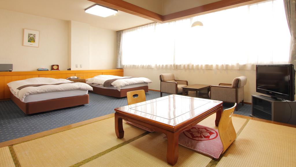 Kasugai View Hotel Fuefuki Bagian luar foto