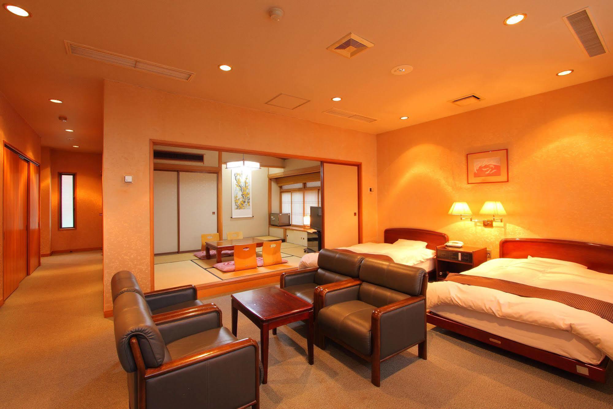 Kasugai View Hotel Fuefuki Bagian luar foto