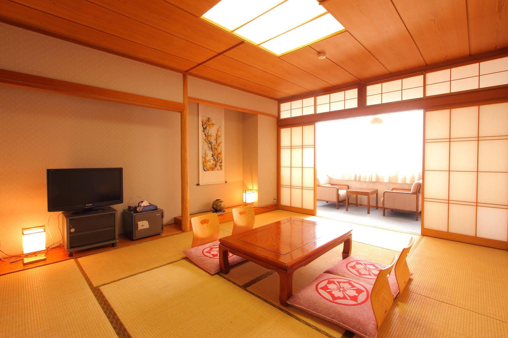 Kasugai View Hotel Fuefuki Bagian luar foto