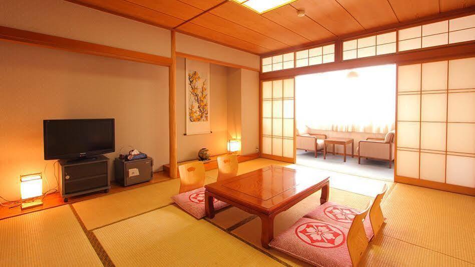 Kasugai View Hotel Fuefuki Bagian luar foto
